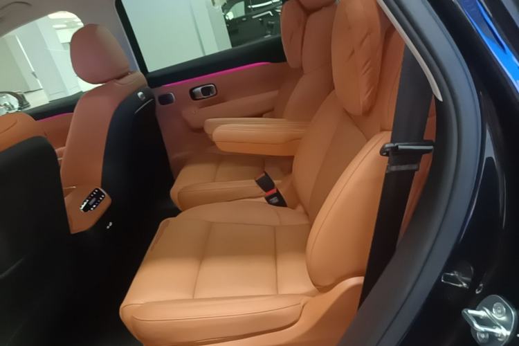Used Leapmotor C16 2026 Extended-Range 280 LiDAR Zhizun Edition 6 Seats Left Rear Seat