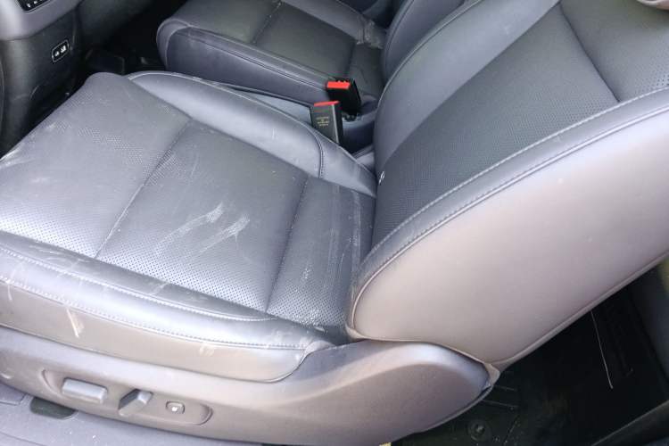 Used Leapmotor C16 2026 Extended-Range 280 LiDAR Zhizun Edition 6 Seats Left Rear Seat