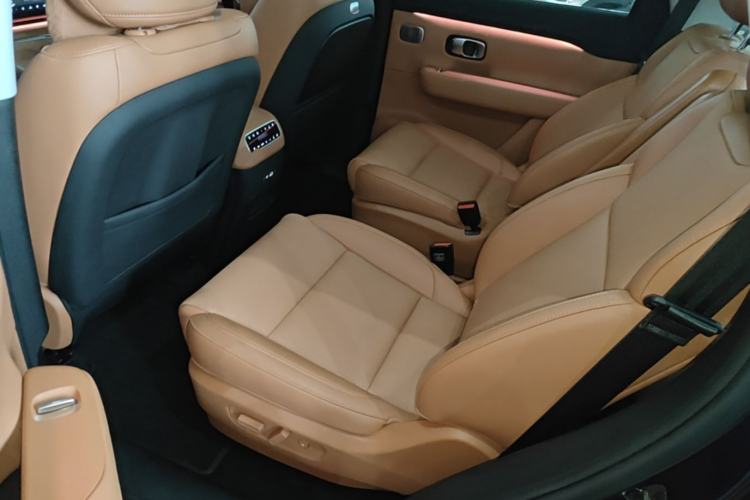 Used Leapmotor C16 2026 Extended-Range 280 LiDAR Zhizun Edition 6 Seats Left Rear Seat