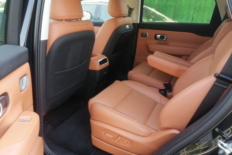 Used Leapmotor C16 2026 All-Electric 630 LiDAR Zhizun Edition 6 Seats Left Rear Seat