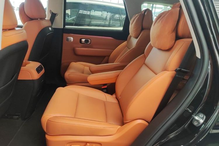 Used Leapmotor C16 2026 Extended-Range 280 LiDAR Zhizun Edition 6 Seats Left Rear Seat