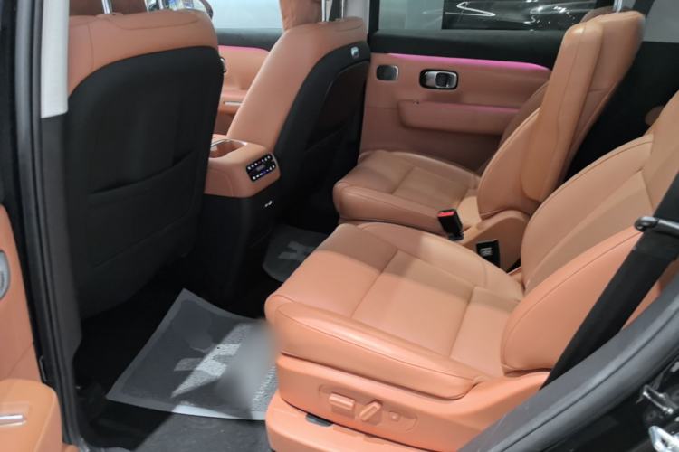 Used Leapmotor C16 2026 Extended-Range 280 LiDAR Zhizun Edition 6 Seats Left Rear Seat