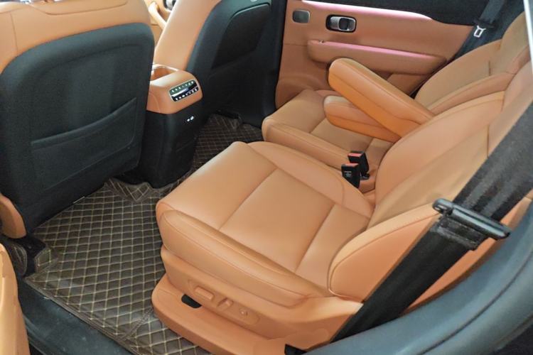 Used Leapmotor C16 2026 Extended-Range 280 LiDAR Zhizun Edition 6 Seats Left Rear Seat