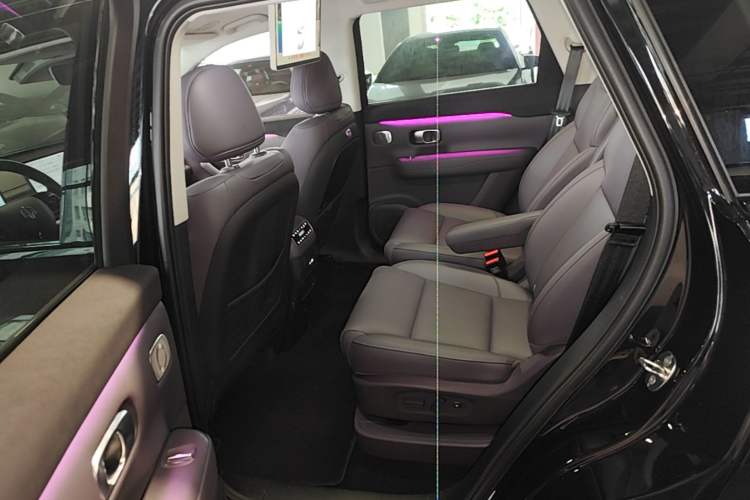 Used Leapmotor C16 2026 All-Electric 630 LiDAR Zhizun Edition 6 Seats Left Rear Seat