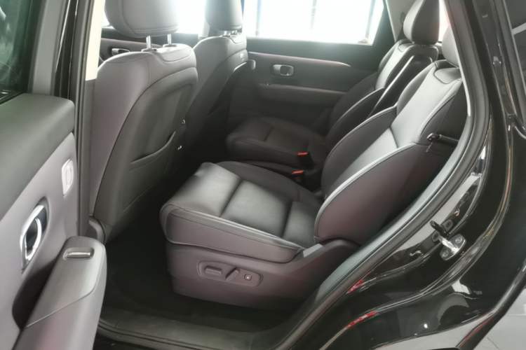 Used Leapmotor C16 2026 Extended-Range 280 LiDAR Zhizun Edition 6 Seats Left Rear Seat