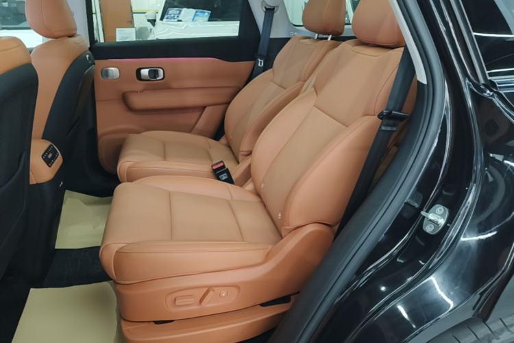 Used Leapmotor C16 2026 Extended-Range 280 LiDAR Zhizun Edition 6 Seats Left Rear Seat