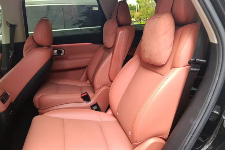 Used Leapmotor C16 2026 Extended-Range 280 LiDAR Zhizun Edition 6 Seats Left Rear Seat