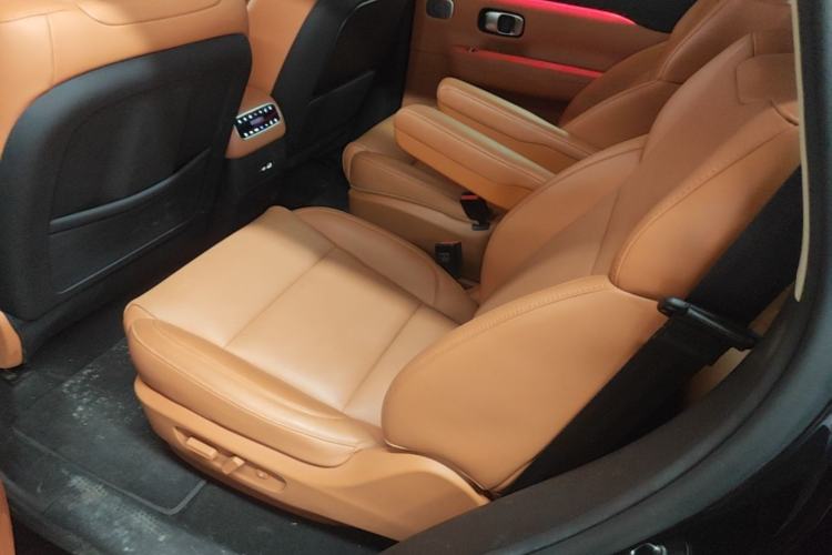 Used Leapmotor C16 2026 Extended-Range 280 LiDAR Zhizun Edition 6 Seats Left Rear Seat
