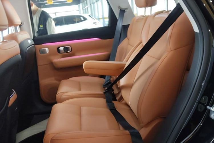 Used Leapmotor C16 2026 Extended-Range 280 LiDAR Zhizun Edition 6 Seats Left Rear Seat