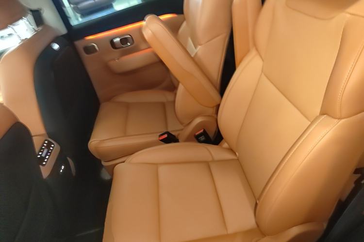 Used Leapmotor C16 2026 Extended-Range 280 LiDAR Zhizun Edition 6 Seats Left Rear Seat