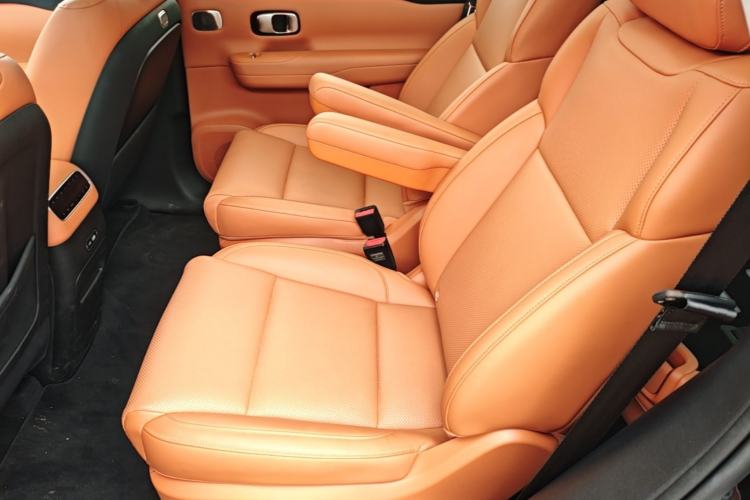 Used Leapmotor C16 2026 Extended-Range 280 LiDAR Zhizun Edition 6 Seats Left Rear Seat