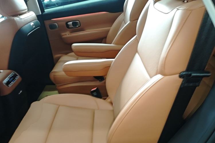Used Leapmotor C16 2026 Extended-Range 280 LiDAR Zhizun Edition 6 Seats Left Rear Seat