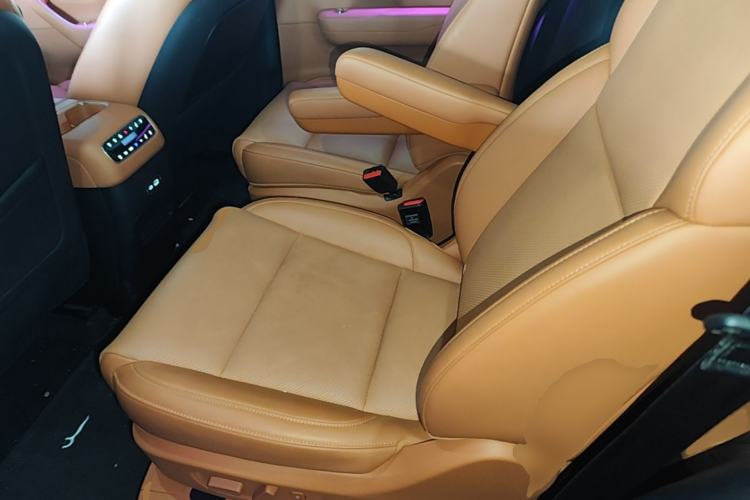 Used Leapmotor C16 2026 Extended-Range 280 LiDAR Zhizun Edition 6 Seats Left Rear Seat