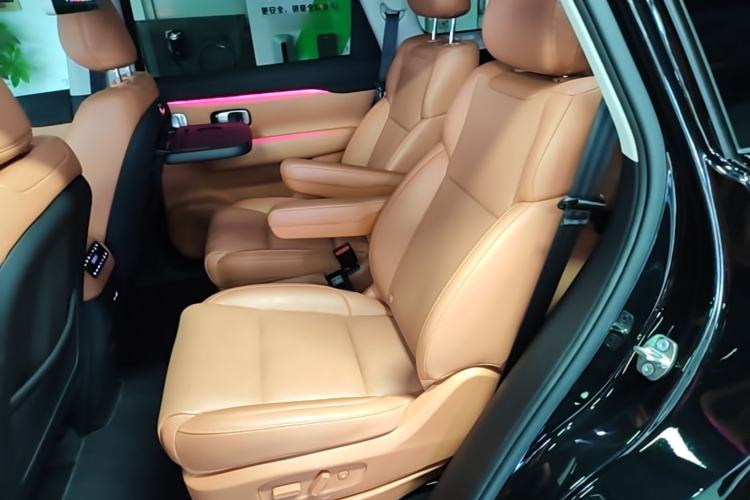Used Leapmotor C16 2026 Extended-Range 280 LiDAR Zhizun Edition 6 Seats Left Rear Seat