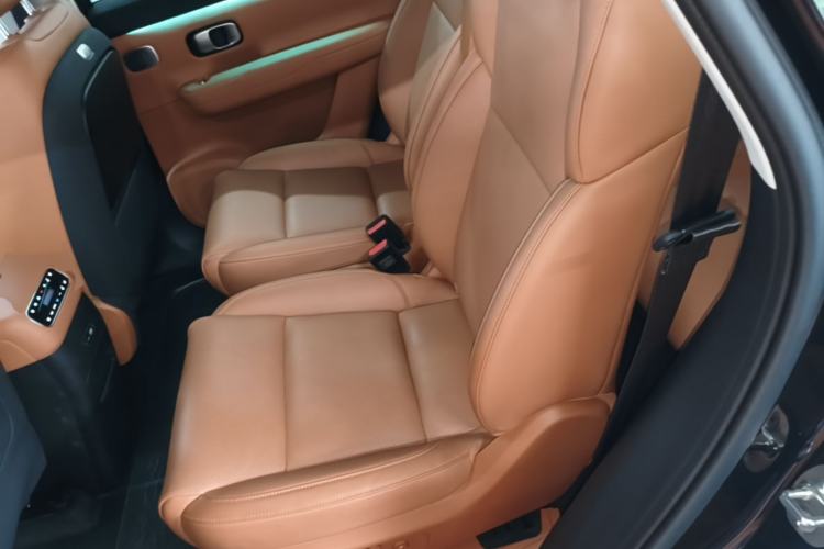 Used Leapmotor C16 2026 Extended-Range 280 LiDAR Zhizun Edition 6 Seats Left Rear Seat