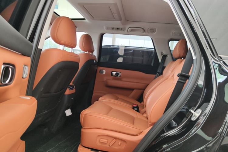 Used Leapmotor C16 2026 Extended-Range 280 LiDAR Zhizun Edition 6 Seats Left Rear Seat