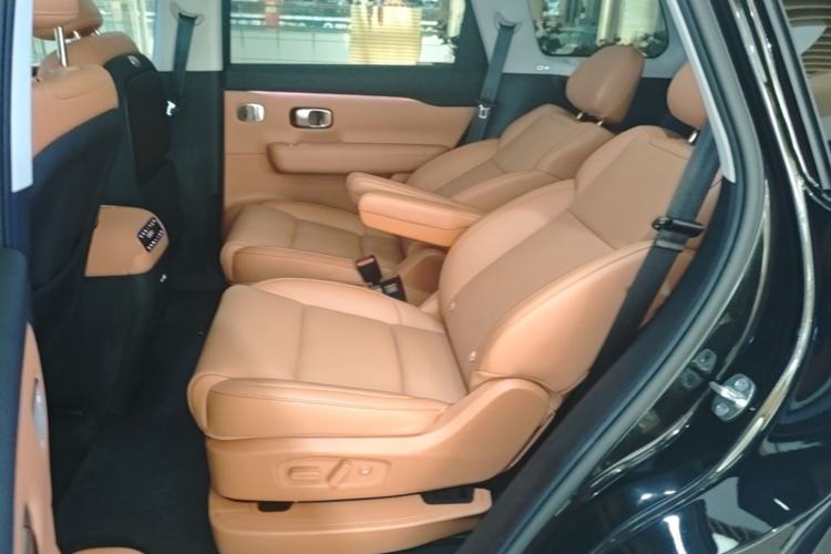 Used Leapmotor C16 2026 Extended-Range 280 LiDAR Zhizun Edition 6 Seats Left Rear Seat