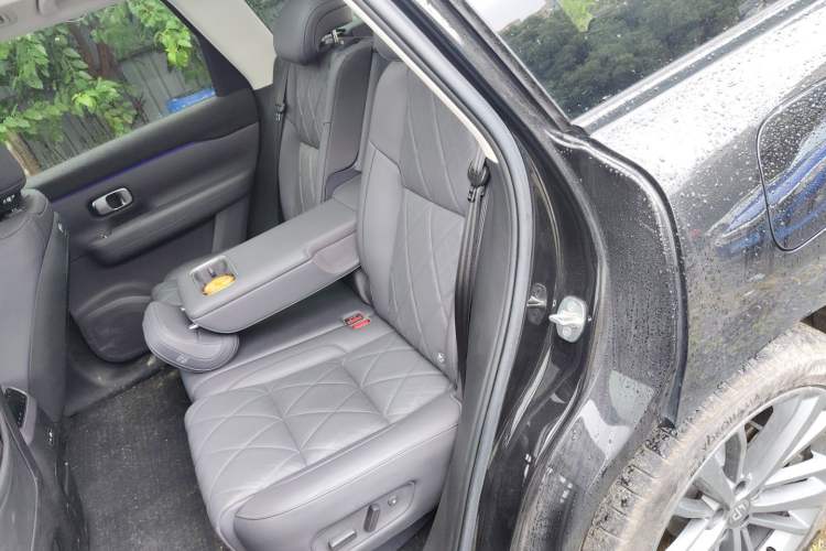 Used Leapmotor C16 2026 Extended-Range 280 LiDAR Zhizun Edition 5 Seats Left Rear Seat