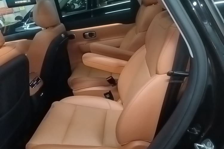 Used Leapmotor C16 2026 Extended-Range 280 LiDAR Zhizun Edition 6 Seats Left Rear Seat