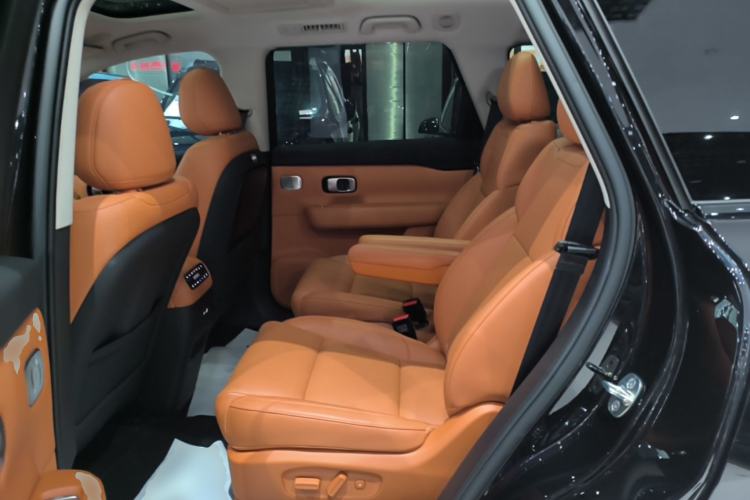 Used Leapmotor C16 2026 Extended-Range 280 LiDAR Zhizun Edition 6 Seats Left Rear Seat