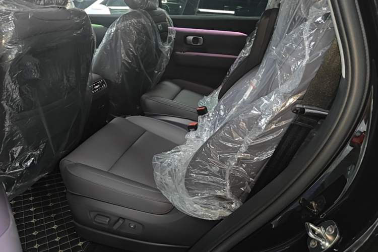 Used Leapmotor C16 2026 Extended-Range 280 LiDAR Zhizun Edition 6 Seats Left Rear Seat