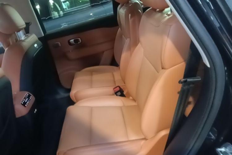Used Leapmotor C16 2026 Extended-Range 280 LiDAR Zhizun Edition 6 Seats Left Rear Seat