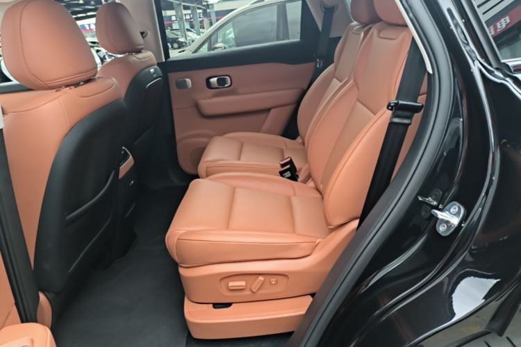 Used Leapmotor C16 2026 Extended-Range 280 LiDAR Zhizun Edition 6 Seats Left Rear Seat