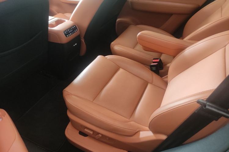 Used Leapmotor C16 2026 Extended-Range 280 LiDAR Zhizun Edition 6 Seats Left Rear Seat
