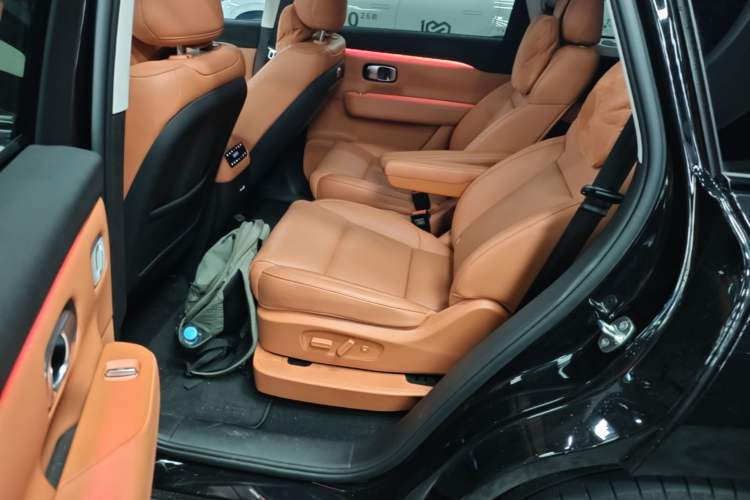 Used Leapmotor C16 2026 Extended-Range 280 LiDAR Zhizun Edition 6 Seats Left Rear Seat