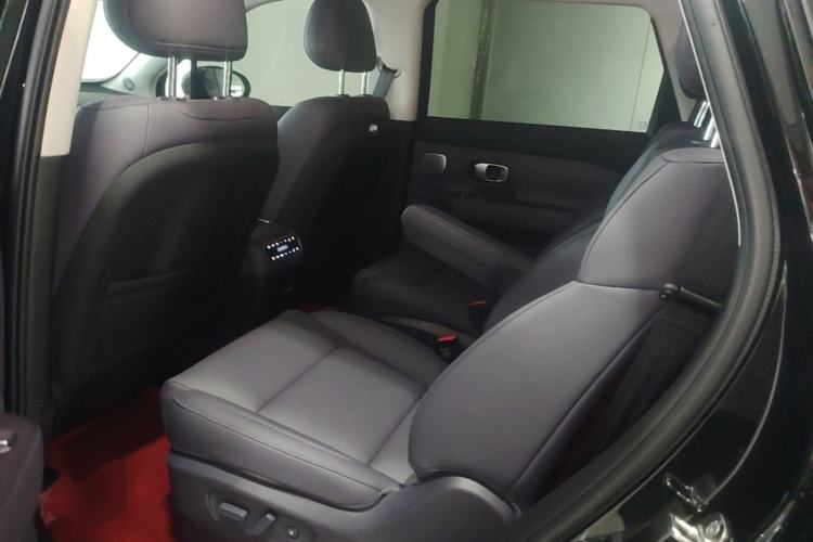 Used Leapmotor C16 2026 All-Electric 630 LiDAR Zhizun Edition 6 Seats Left Rear Seat