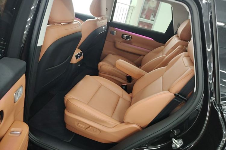 Used Leapmotor C16 2026 Extended-Range 280 LiDAR Zhizun Edition 6 Seats Left Rear Seat