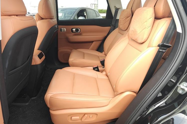 Used Leapmotor C16 2026 Extended-Range 280 LiDAR Zhizun Edition 6 Seats Left Rear Seat