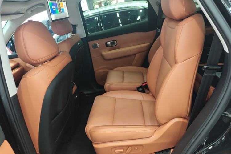 Used Leapmotor C16 2026 Extended-Range 280 LiDAR Zhizun Edition 6 Seats Left Rear Seat