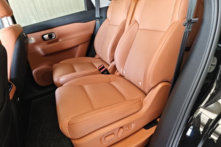 Used Leapmotor C16 2026 Extended-Range 280 LiDAR Zhizun Edition 6 Seats Left Rear Seat