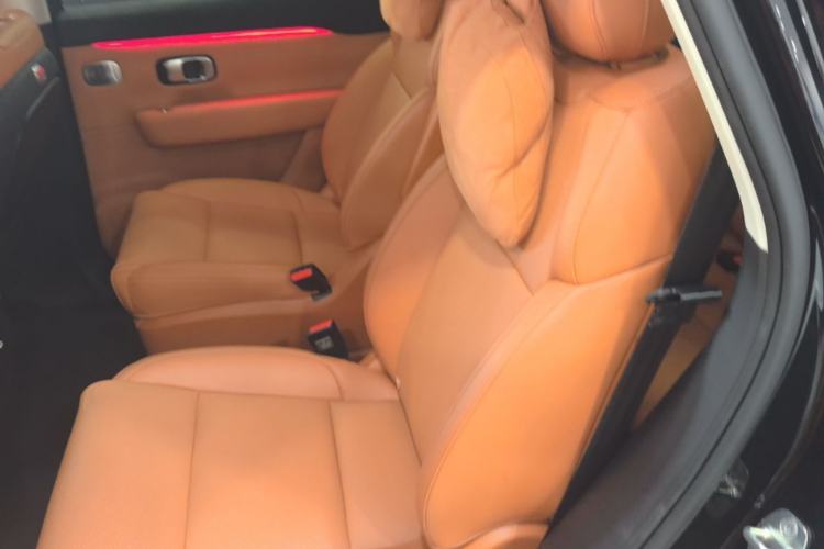 Used Leapmotor C16 2026 Extended-Range 280 LiDAR Zhizun Edition 6 Seats Left Rear Seat