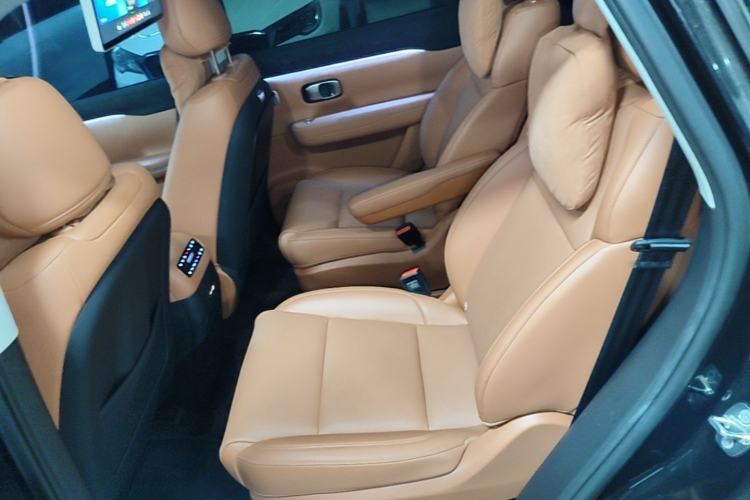 Used Leapmotor C16 2026 Extended-Range 280 LiDAR Zhizun Edition 6 Seats Left Rear Seat