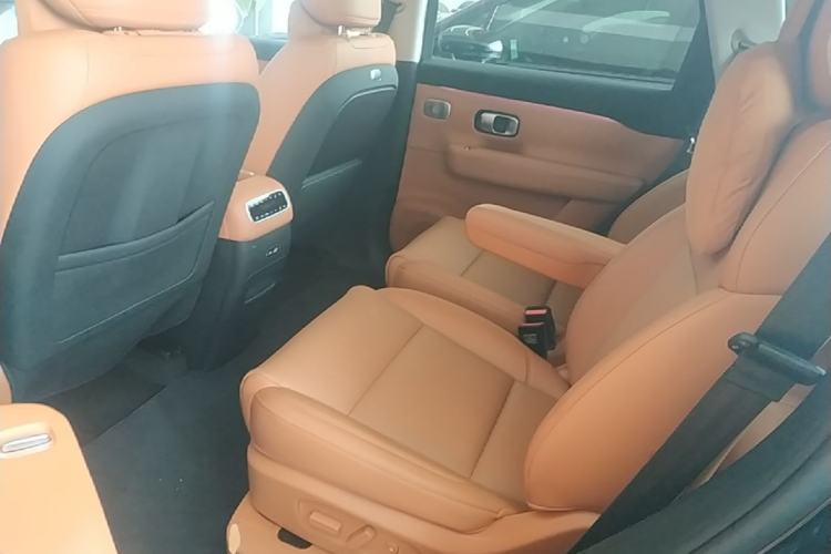Used Leapmotor C16 2026 Extended-Range 280 LiDAR Zhizun Edition 6 Seats Left Rear Seat
