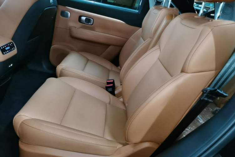 Used Leapmotor C16 2026 Extended-Range 280 LiDAR Zhizun Edition 6 Seats Left Rear Seat