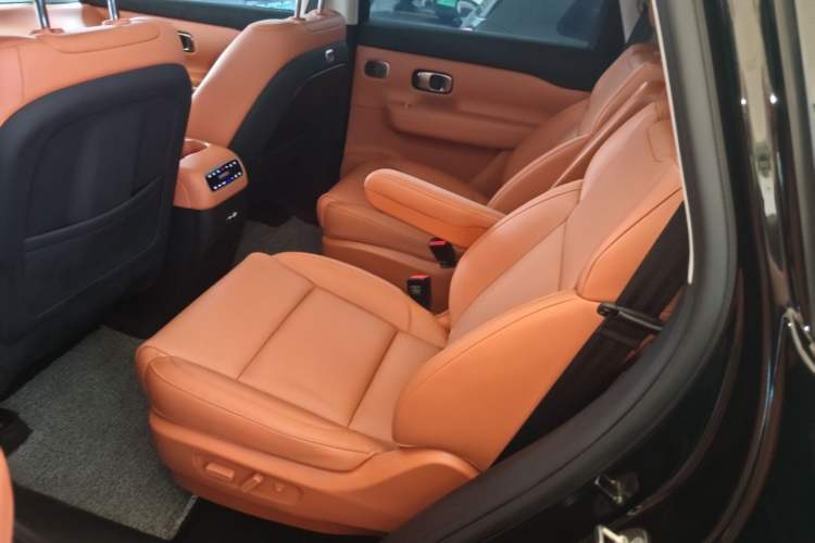 Used Leapmotor C16 2026 Extended-Range 280 LiDAR Zhizun Edition 6 Seats Left Rear Seat