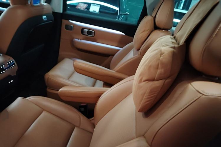 Used Leapmotor C16 2026 Extended-Range 280 LiDAR Zhizun Edition 6 Seats Left Rear Seat