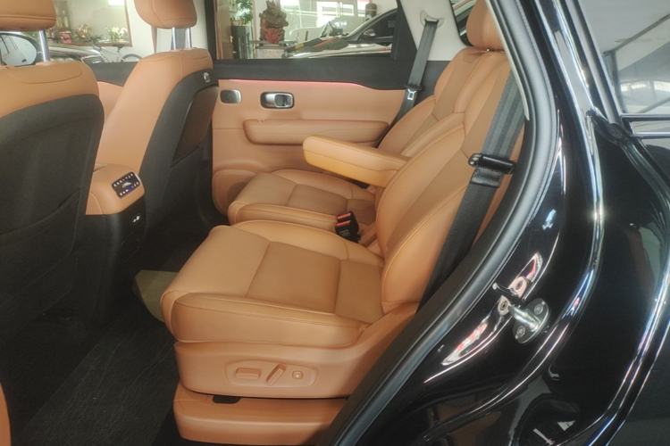 Used Leapmotor C16 2026 Extended-Range 280 LiDAR Zhizun Edition 6 Seats Left Rear Seat