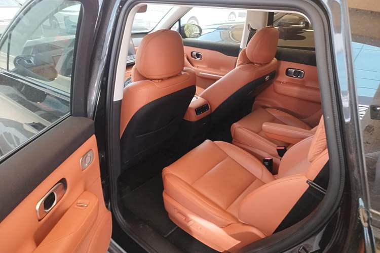 Used Leapmotor C16 2026 Extended-Range 280 LiDAR Zhizun Edition 6 Seats Left Rear Seat