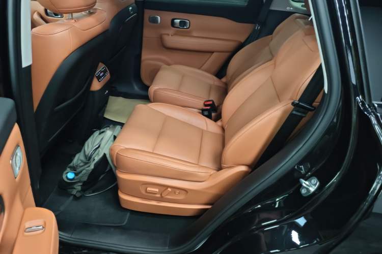 Used Leapmotor C16 2026 Extended-Range 280 LiDAR Zhizun Edition 6 Seats Left Rear Seat