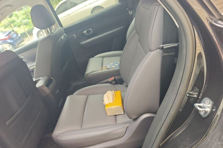 Used Leapmotor C16 2026 Extended-Range 280 LiDAR Zhizun Edition 6 Seats Left Rear Seat