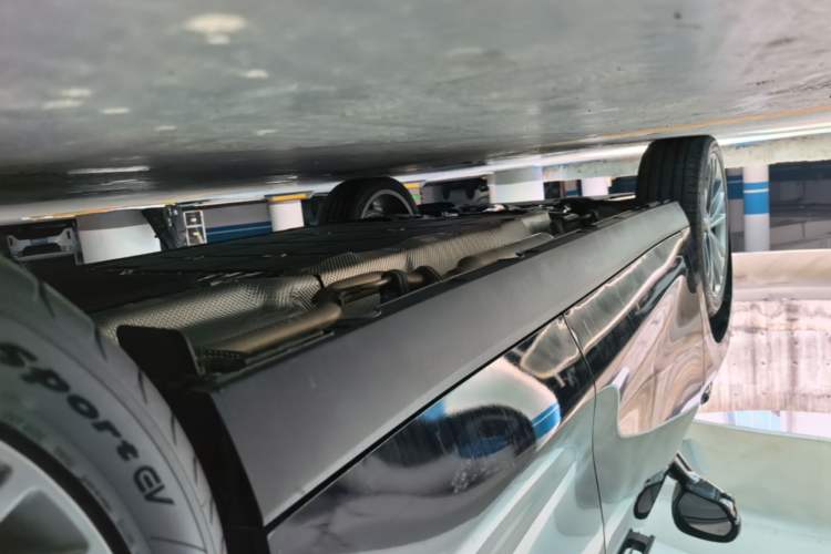 Used Leapmotor C16 2026 Extended-Range 280 LiDAR Zhizun Edition 6 Seats Left Side Sill
