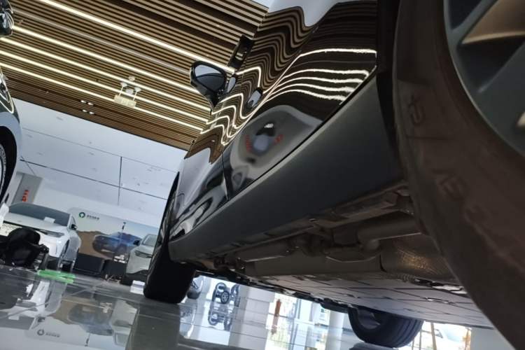 Used Leapmotor C16 2026 Extended-Range 280 LiDAR Zhizun Edition 6 Seats Left Side Sill