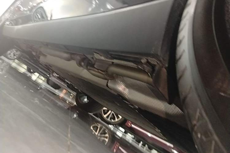 Used Leapmotor C16 2026 Extended-Range 280 LiDAR Zhizun Edition 6 Seats Left Side Sill