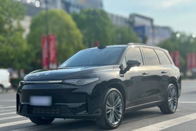 Używany Leapmotor C16 2026 Extended-Range 280 LiDAR Zhizun Edition 6 Seats
