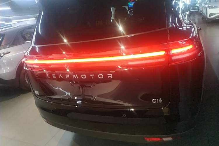 Used Leapmotor C16 2026 Extended-Range 280 LiDAR Zhizun Edition 6 Seats Rear