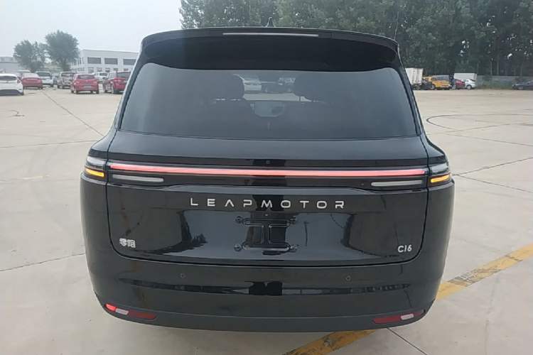 Used Leapmotor C16 2026 Extended-Range 280 LiDAR Zhizun Edition 6 Seats Rear